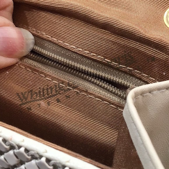 Whiting and Davis vintage white evening bag - Picture 13 of 14
